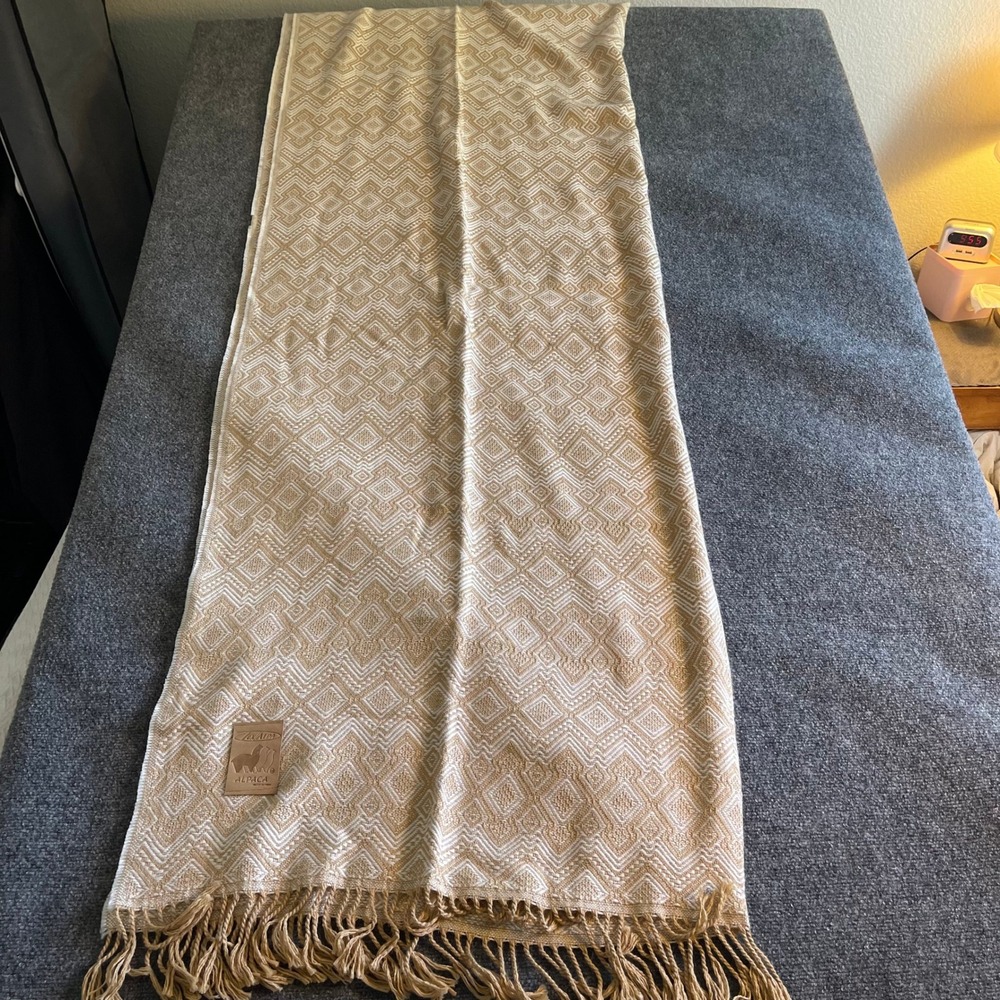 Tex Alpa Alpaca Wool Scarf Tan Cream Geometric Diamond Fringed Made in Peru 25in